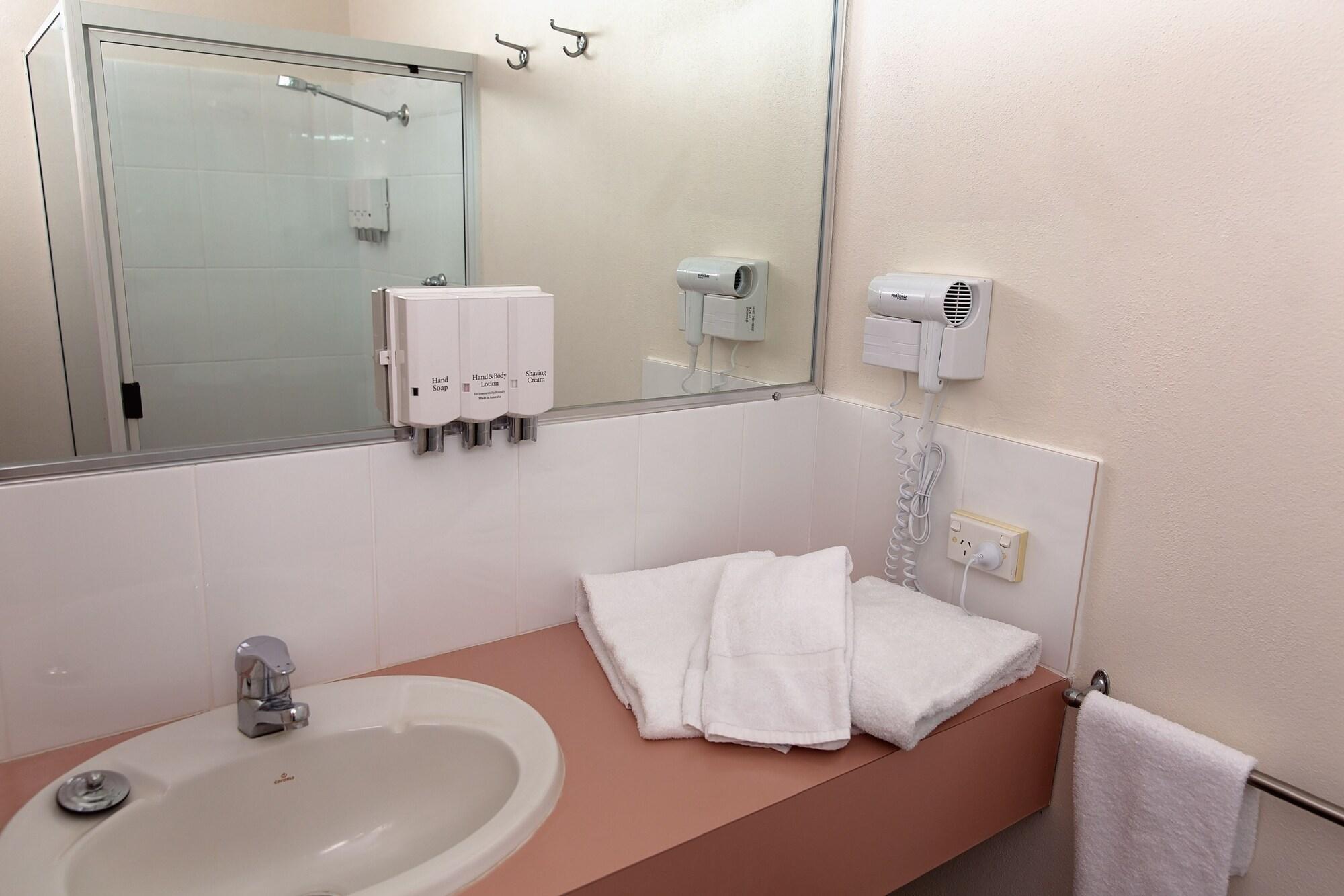 White Lace Motor Inn Маккай Екстер'єр фото